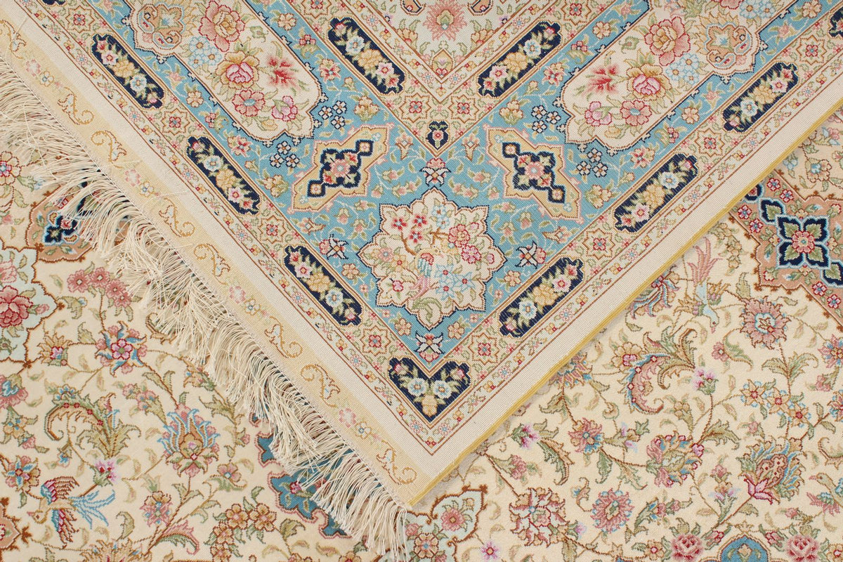 6x9 Ivory and Blue Turkish Silk Rug