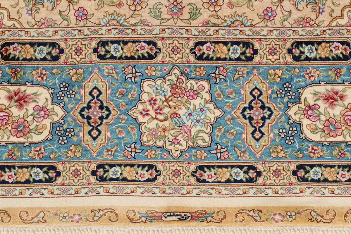 6x9 Ivory and Blue Turkish Silk Rug