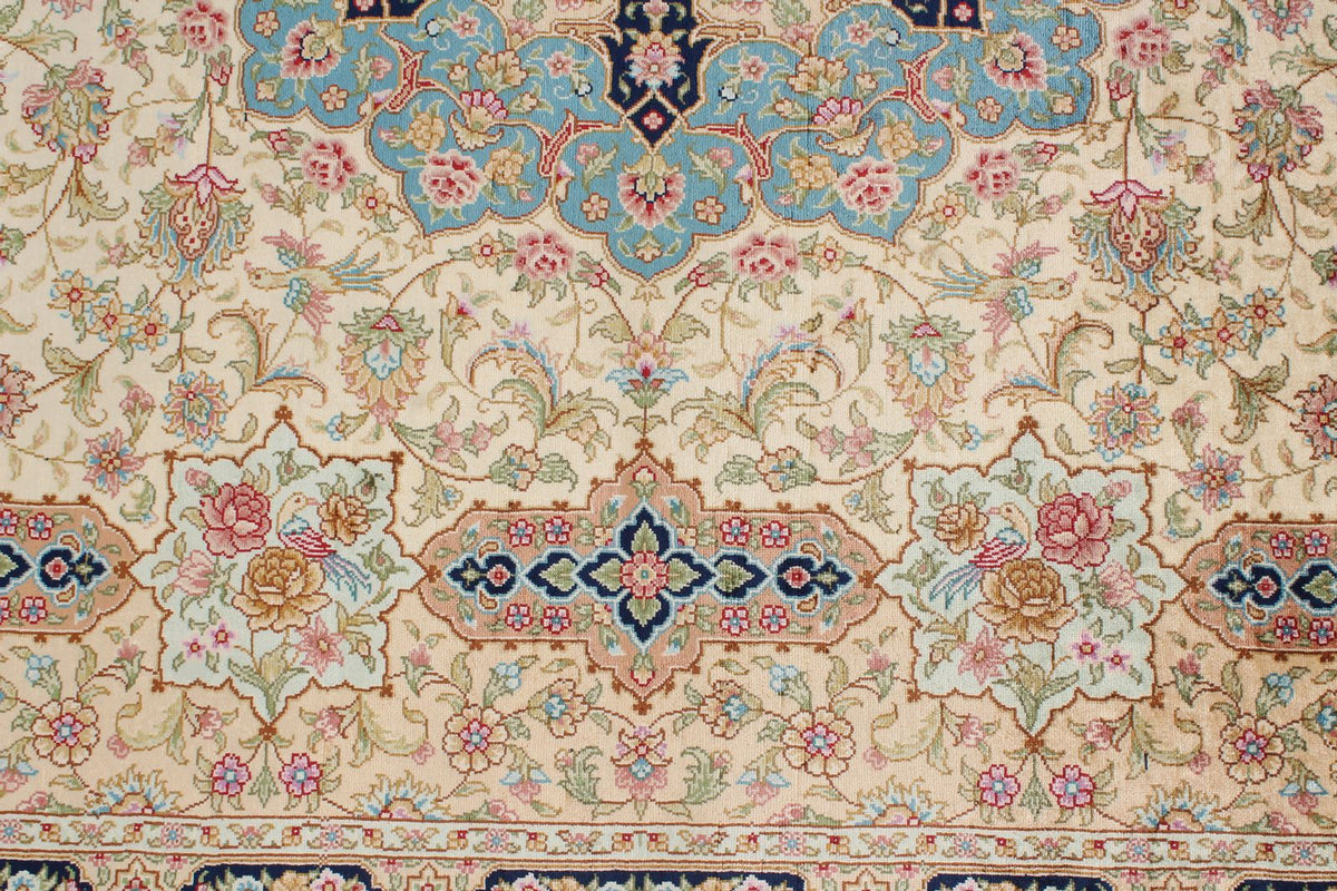 6x9 Ivory and Blue Turkish Silk Rug