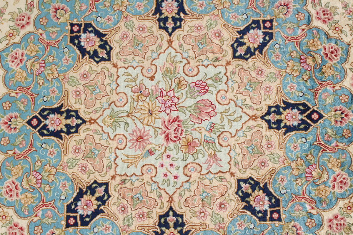 6x9 Ivory and Blue Turkish Silk Rug