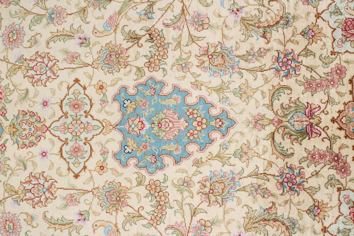 6x9 Ivory and Blue Turkish Silk Rug