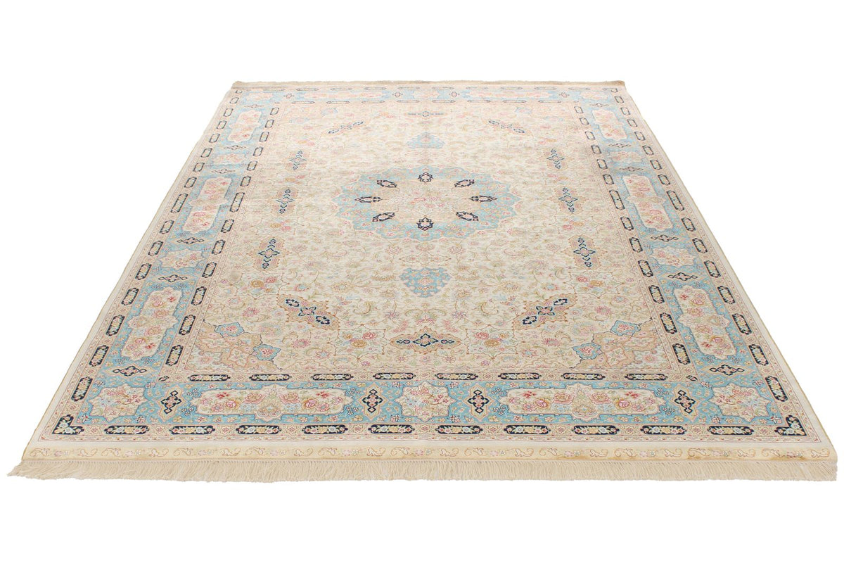 6x9 Ivory and Blue Turkish Silk Rug