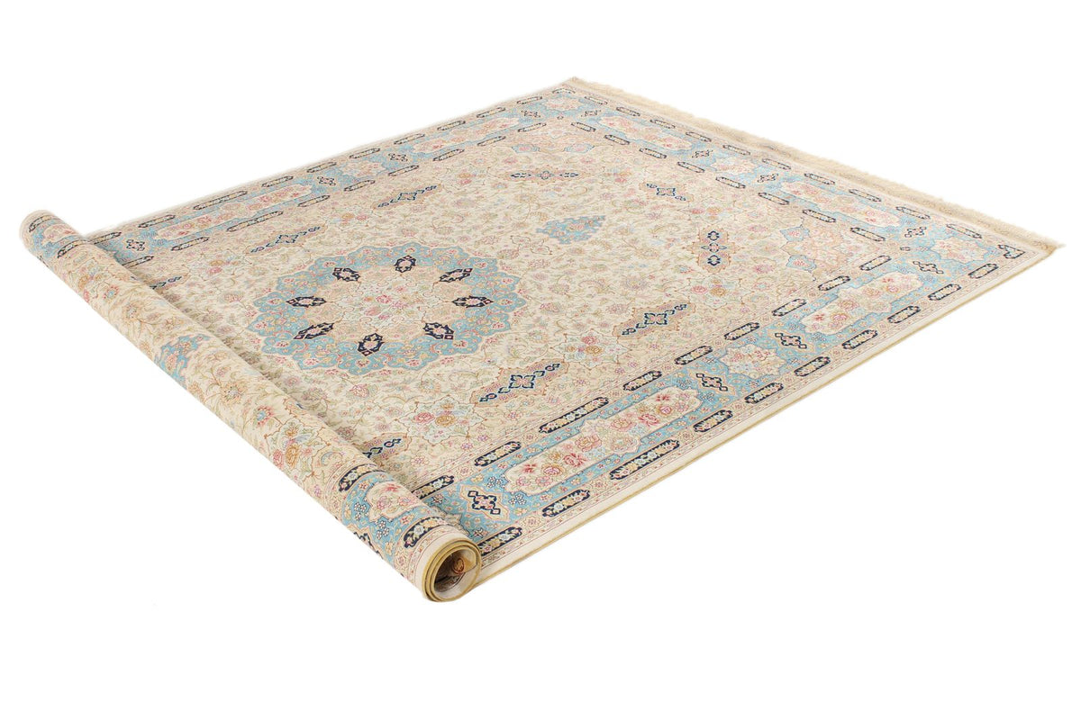 6x9 Ivory and Blue Turkish Silk Rug
