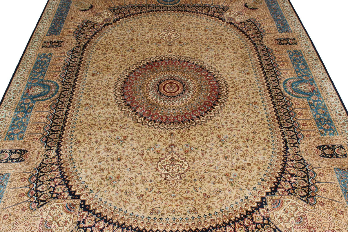 6x9 Ivory and Blue Turkish Silk Rug