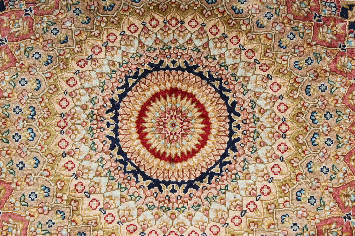 6x9 Ivory and Blue Turkish Silk Rug