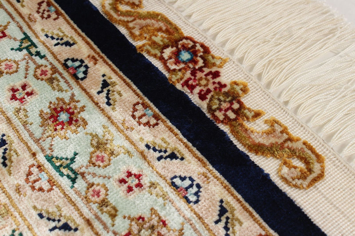 6x9 Ivory and Blue Turkish Silk Rug