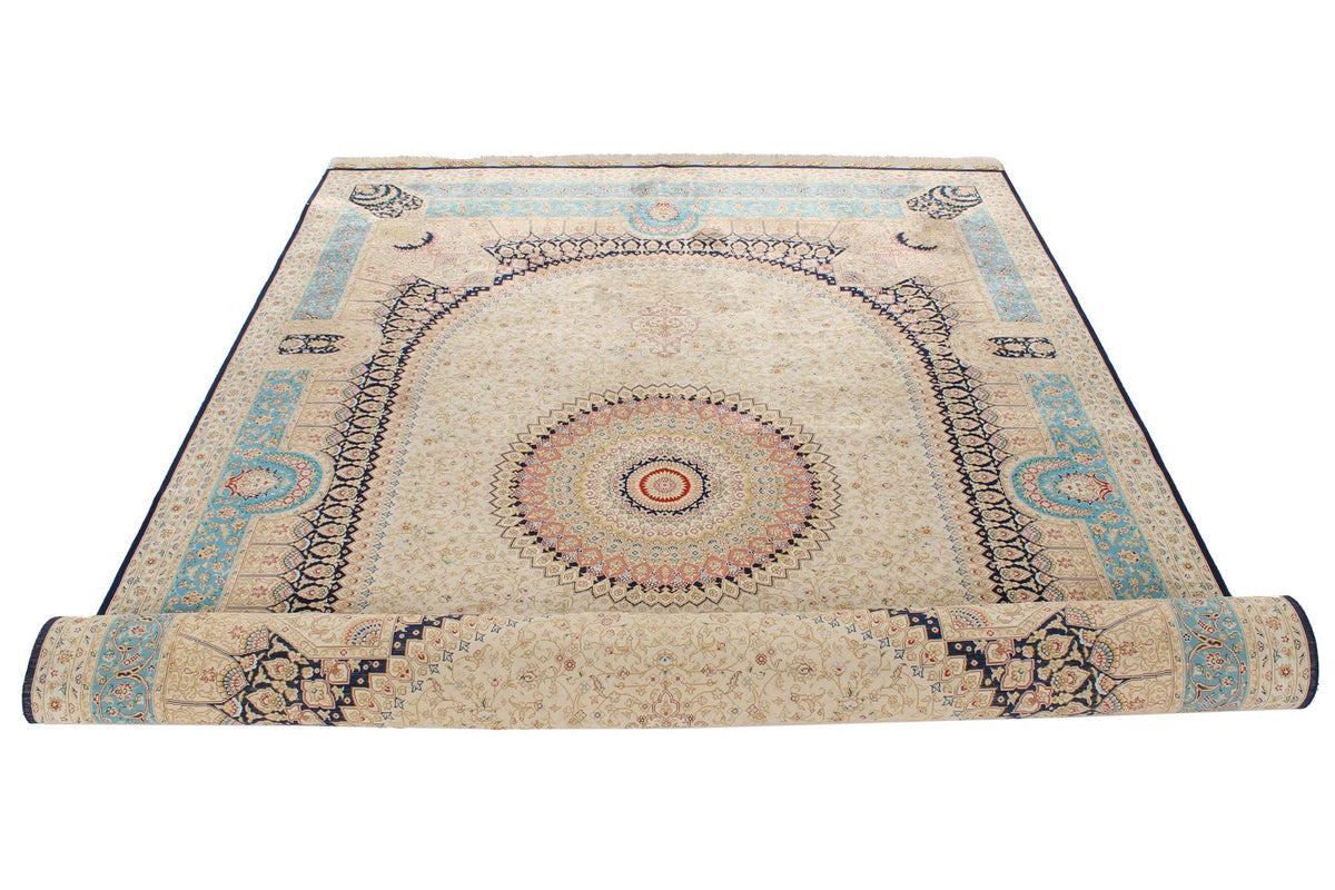 6x9 Ivory and Blue Turkish Silk Rug