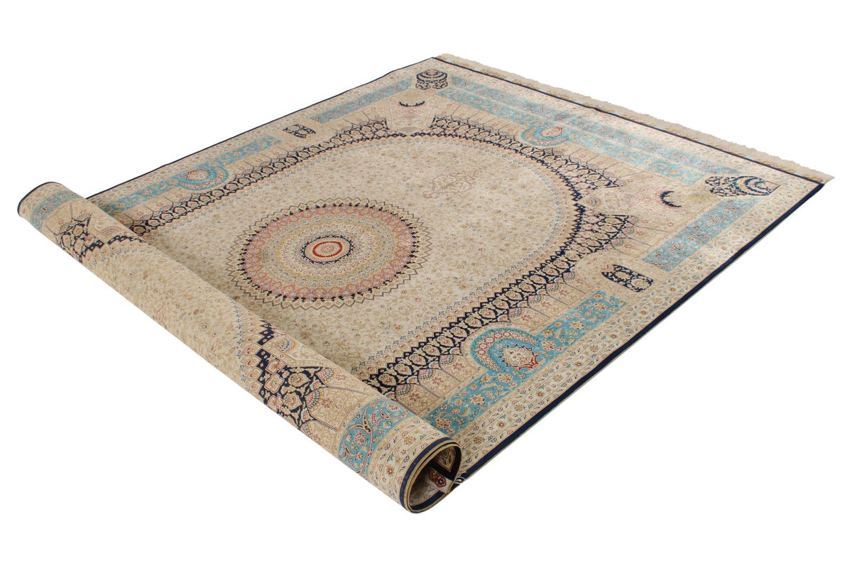 6x9 Ivory and Blue Turkish Silk Rug