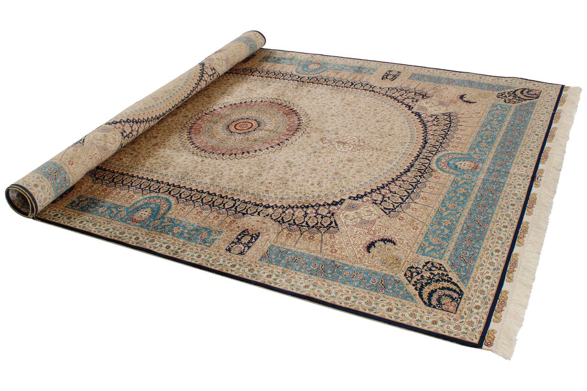 6x9 Ivory and Blue Turkish Silk Rug