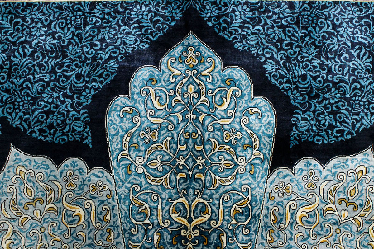 6x9 Black and Blue Turkish Silk Rug