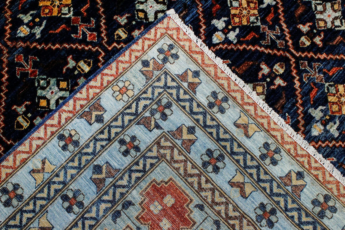 8x10 Navy and Blue Traditional Rug