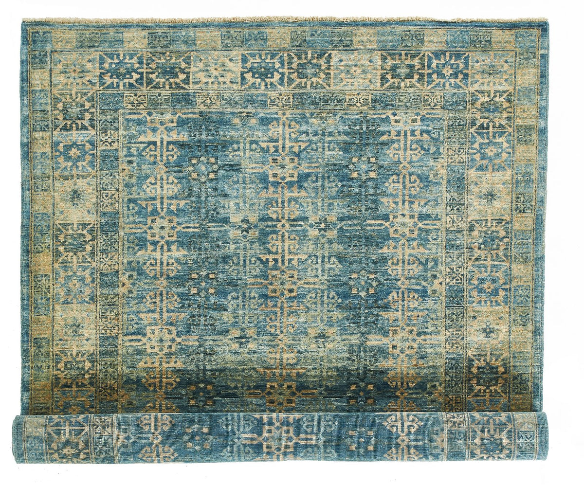 4x6 Blue and Beige Traditional Rug