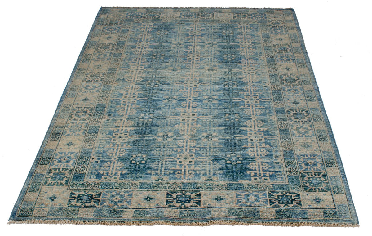 4x6 Blue and Beige Traditional Rug