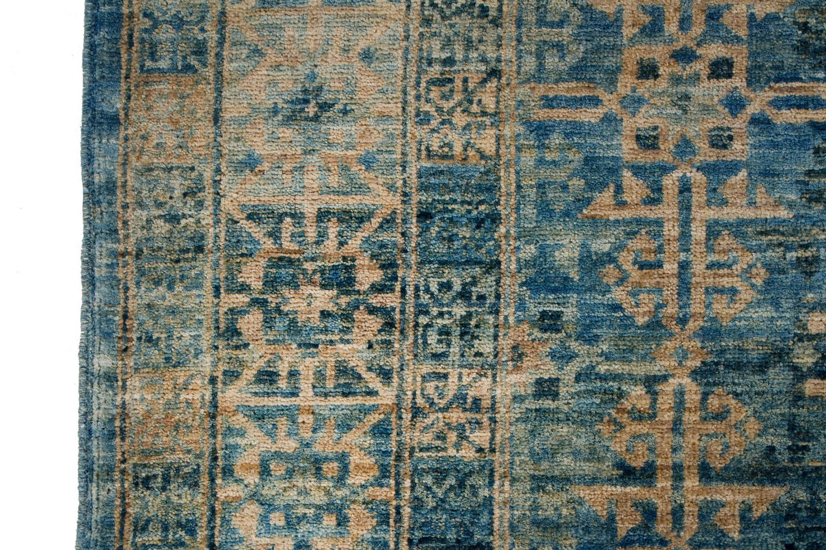 4x6 Blue and Beige Traditional Rug