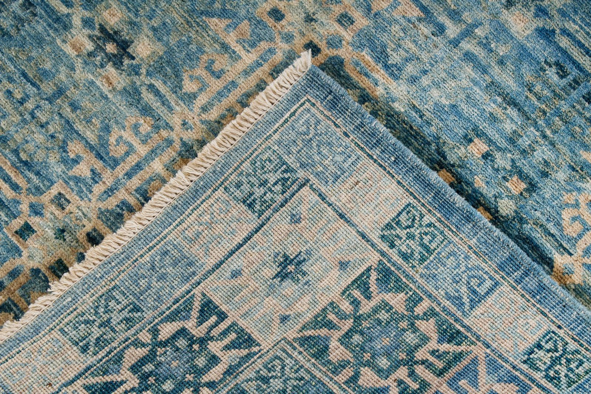 4x6 Blue and Beige Traditional Rug
