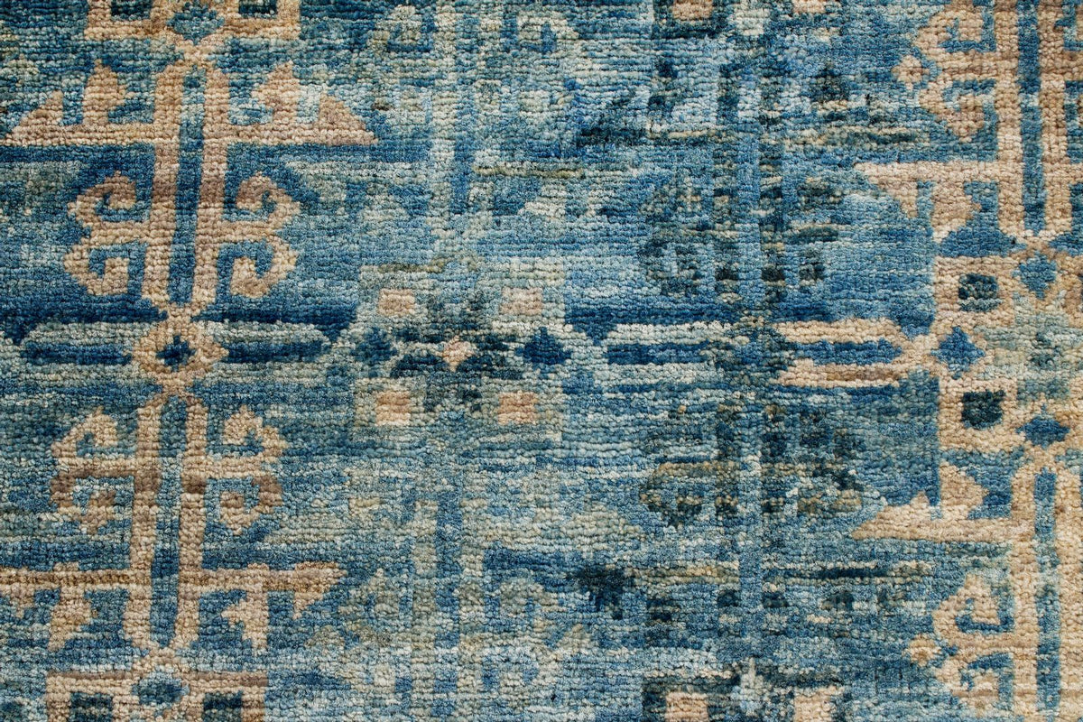4x6 Blue and Beige Traditional Rug
