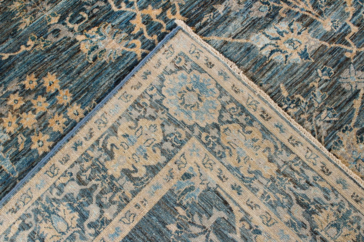 6x9 Blue and Beige Traditional Rug