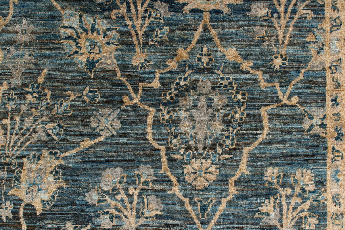 6x9 Blue and Beige Traditional Rug