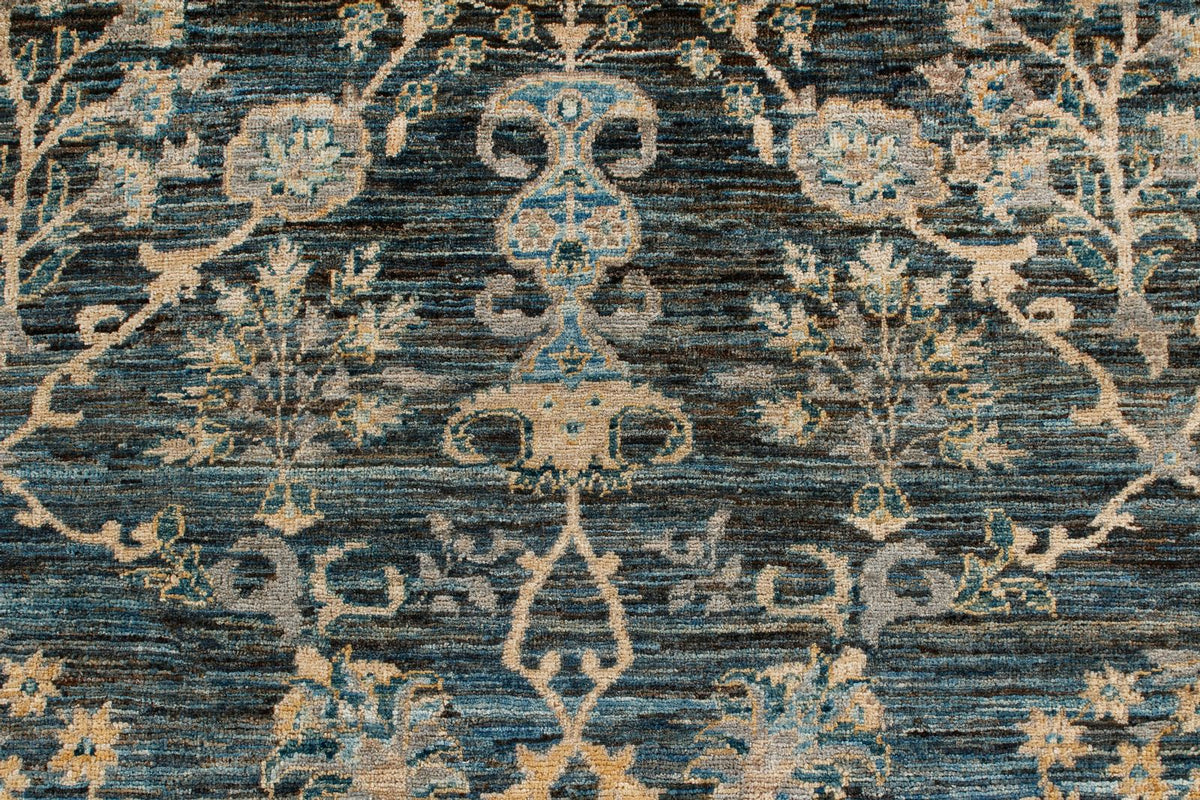 6x9 Blue and Beige Traditional Rug
