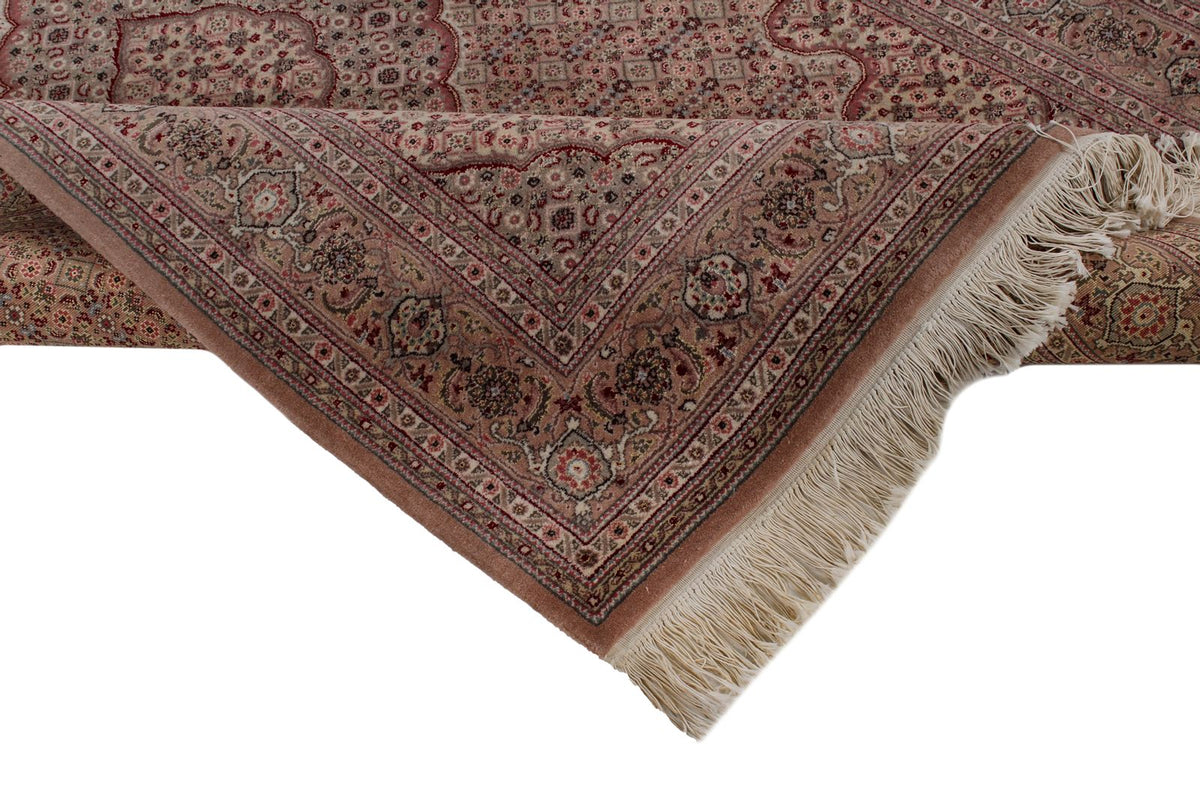 4x6 Purple and Beige Persian Traditional Rug