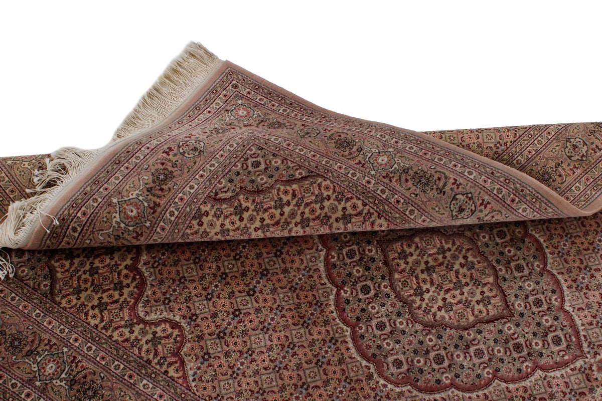 4x6 Purple and Beige Persian Traditional Rug