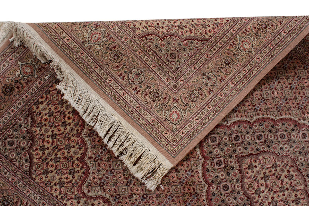 4x6 Purple and Beige Persian Traditional Rug