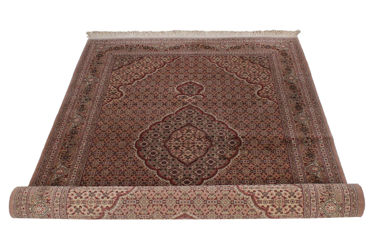 4x6 Purple and Beige Persian Traditional Rug