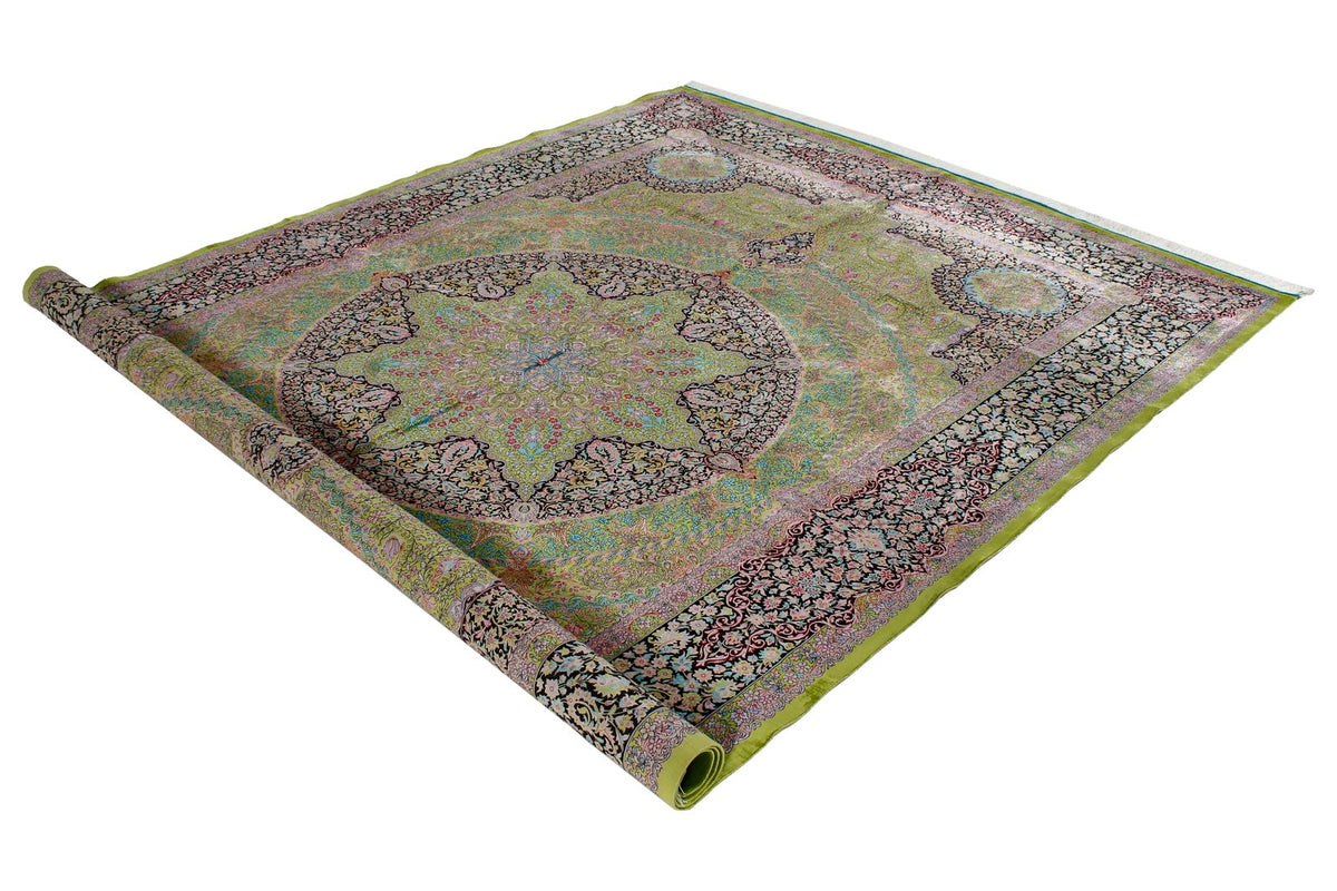 7x10 Green and Black Turkish Antep Rug