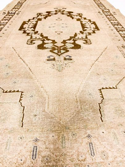 5x9 Ivory and Brown Turkish Tribal Rug