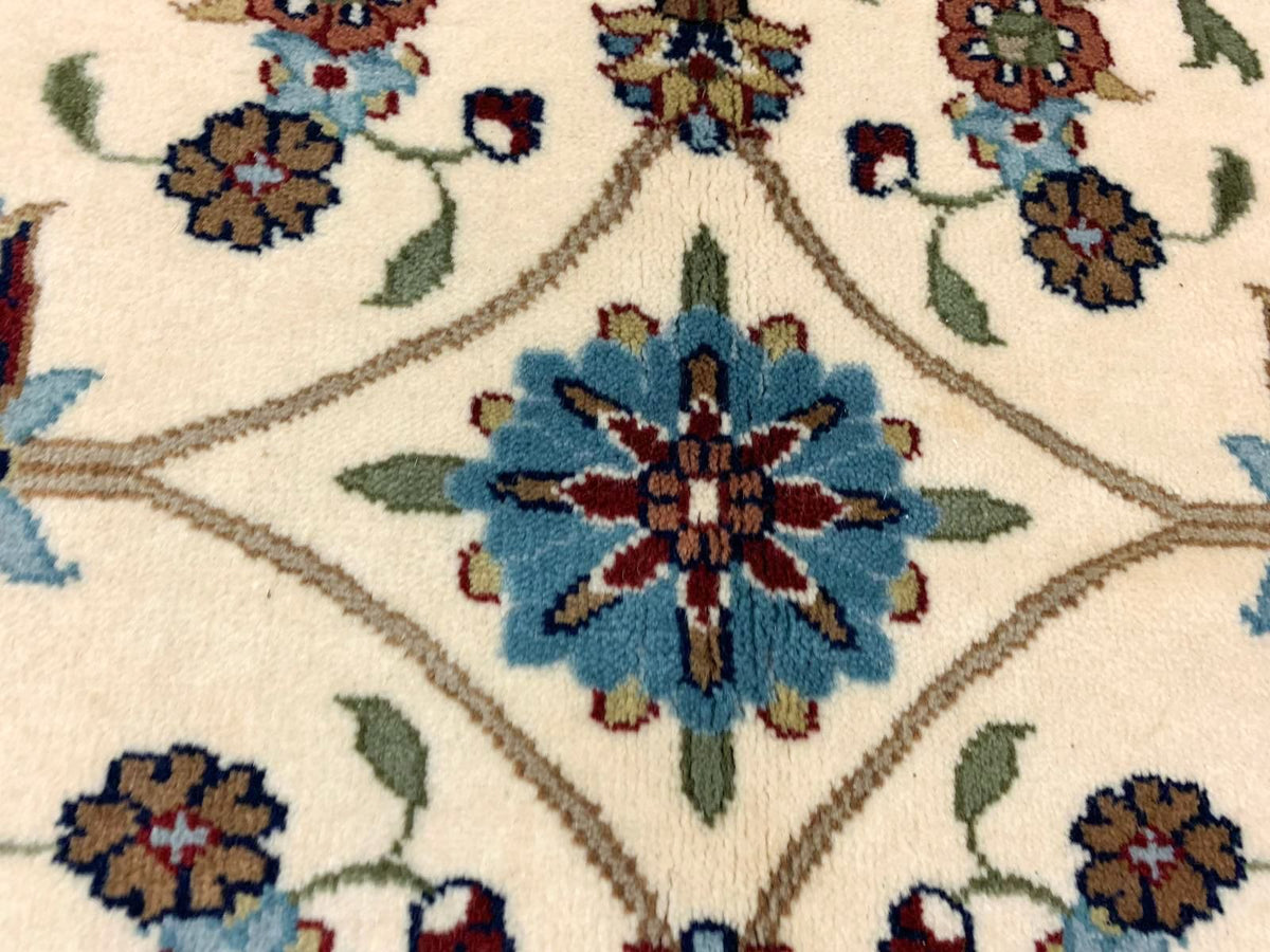 8x10 Ivory and Red Turkish Traditional Rug