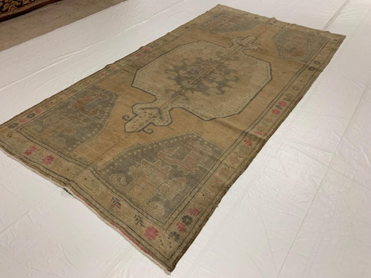 5x9 Gray and Beige Turkish Tribal Rug